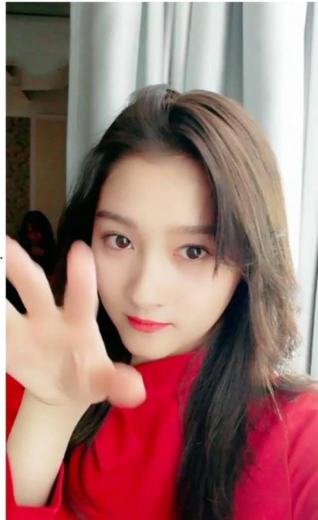 国产裙子自拍视频在线,国产裙子自拍视频魅力瞬间