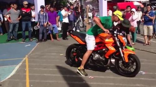 国产机车烧胎视频,速度与激情的视觉盛宴