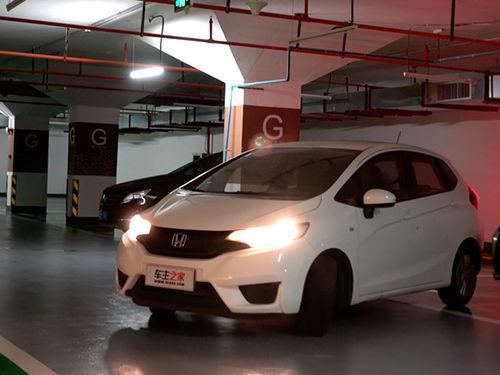 国产飞度试驾视频,动力充沛，操控灵活，性价比高